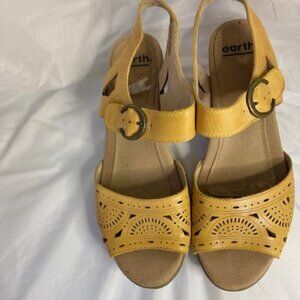 Earth Women's Carson Westport Leather Wedge Slingback Sandals Yellow Size 9M